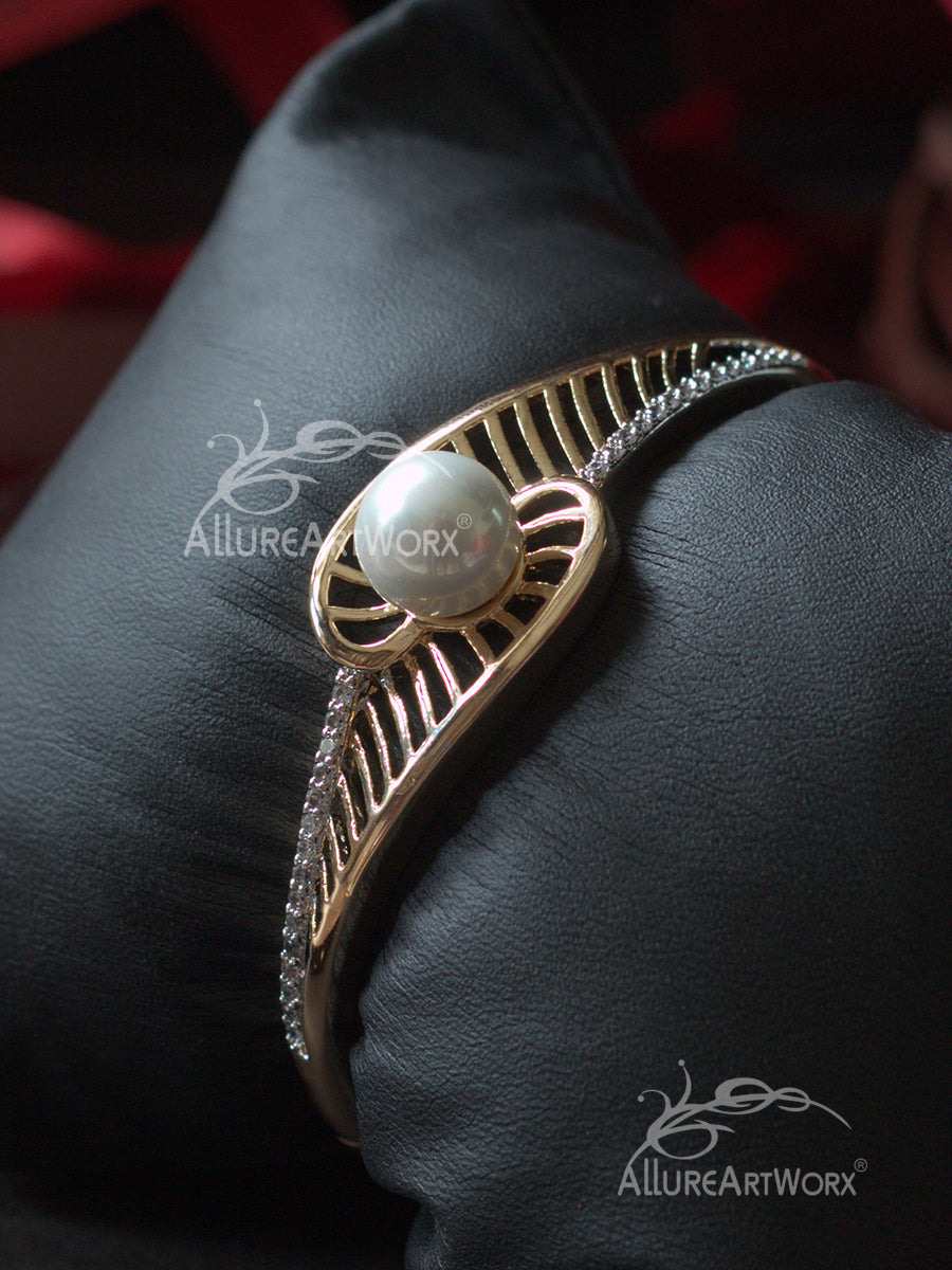 Cutwork Bracelet